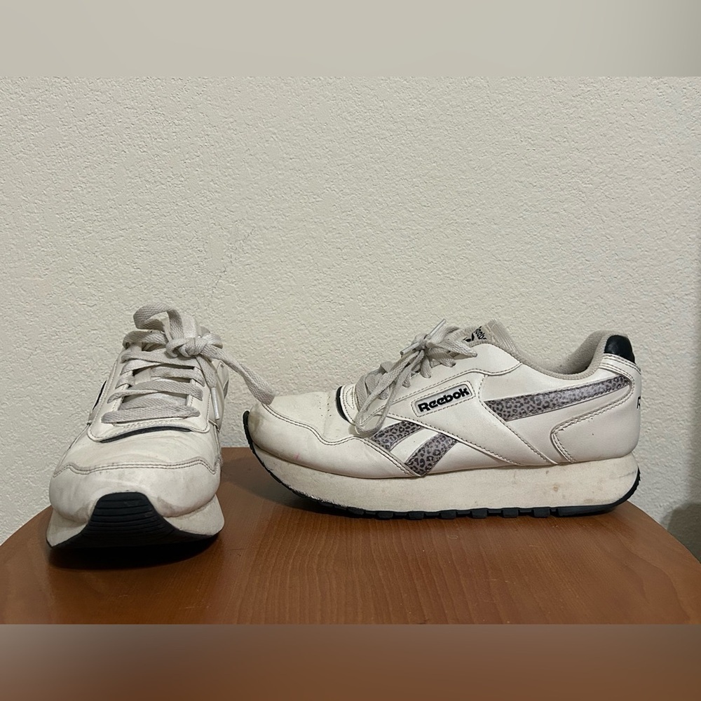 Reebok White Sneakers with Leopard Print Accents Size 8.5 Womens Casual Preppy